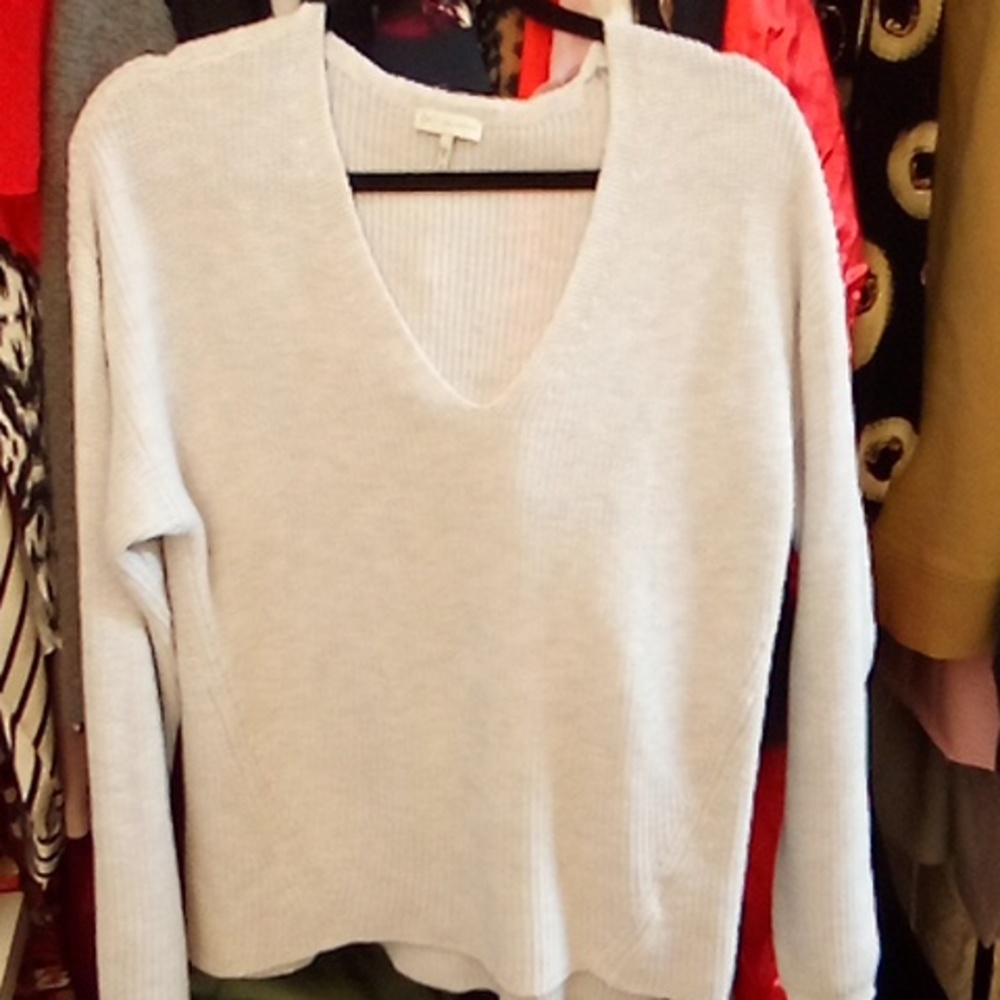 GENTLE FAWN Cream V-Neck Sweater